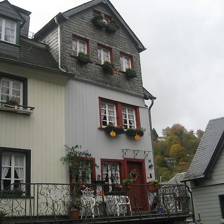 Gaestehaus Luise Bed & Breakfast Monschau Exterior foto
