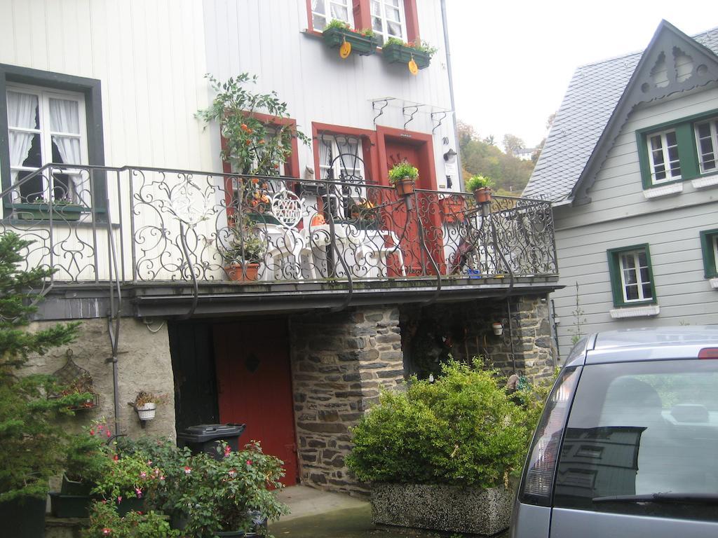 Gaestehaus Luise Bed & Breakfast Monschau Exterior foto